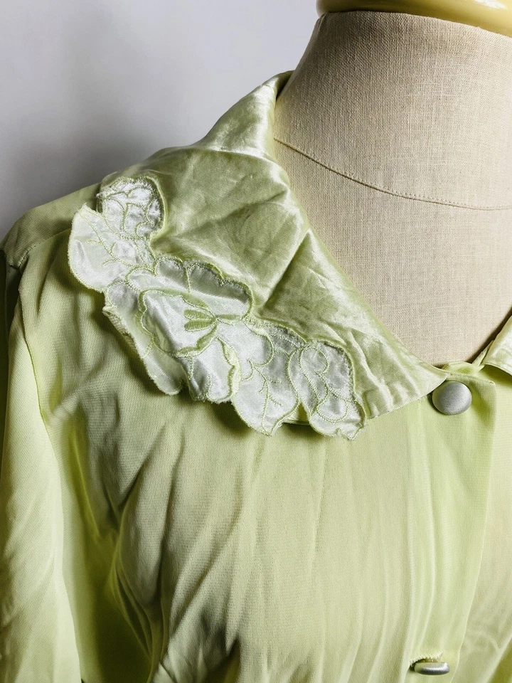 Sears Nightgown mint Embroidered 3/4 Sleeve 1 Pocket nylon size M - Image 4 of 4