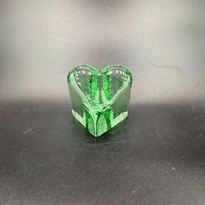 VTG Fire and Light 2000 Green Recycled Glass Small Heart Paperweight Decor