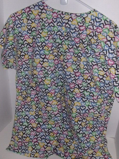Scrubs by Nick and Sarah  - hearts scrub top - Large - Image 3 of 3