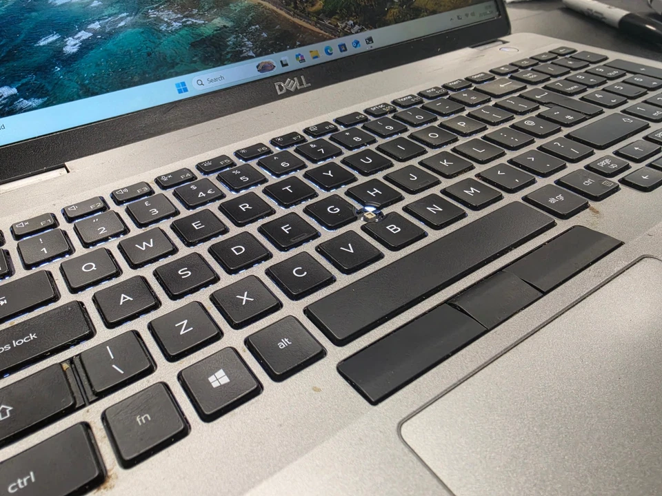 Dell Latitude 5510 · i5-10310U · 8GB · 256GB, photo 2 of 5