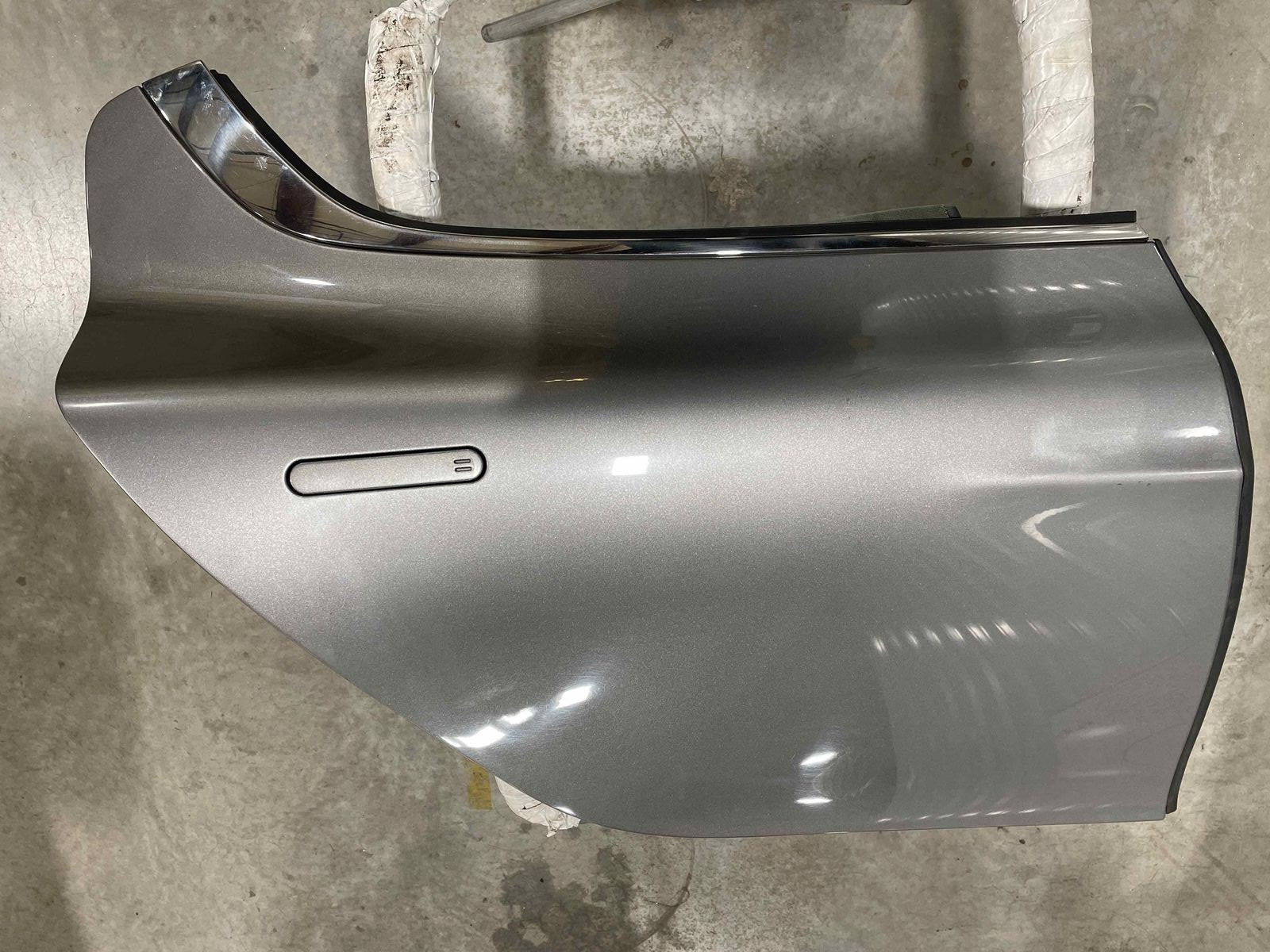 2010 Aston Martin Rapide Passengers Right Rear Door Quantum Silver Ad43-66-10128