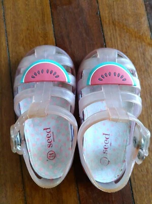 seed jelly shoes