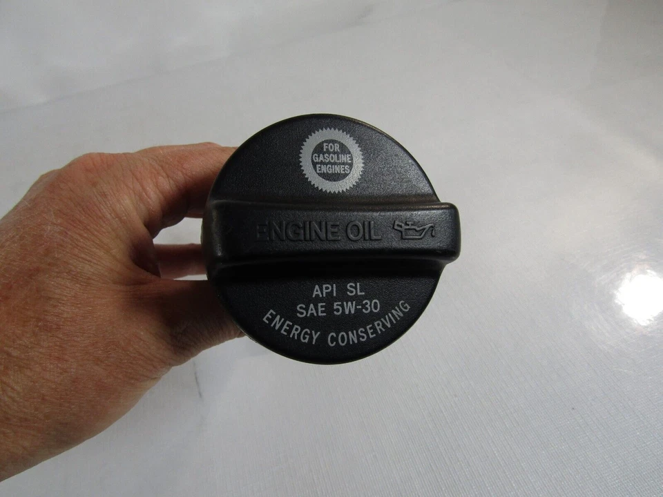 Toyota Sequoia Tundra Lexus LX470 1998-2006 4,7 L tapa de boquilla de tubo de llenado de aceite del motor Foto 2 de 4