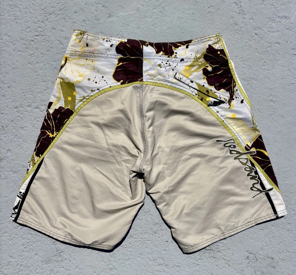 "Shorts de tabla de arena roja para hombre ajuste regular 32"" cintura entrepierna 10""" Foto 3 de 4