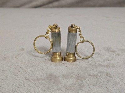2x Vintage Mini Taschenlampe Design Feuerzeug Schlüsselanhänger funktionstüchtig