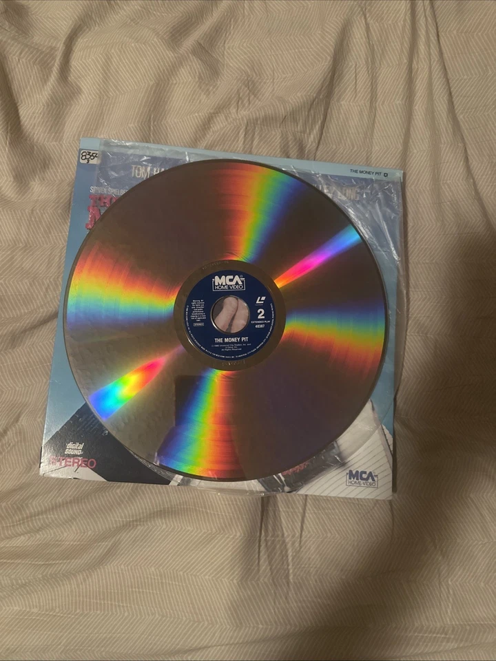 The Money Pit (1986) Laserdisc, Tom Hanks, Shelly Long, Steven Spielburg - Image 4 of 4