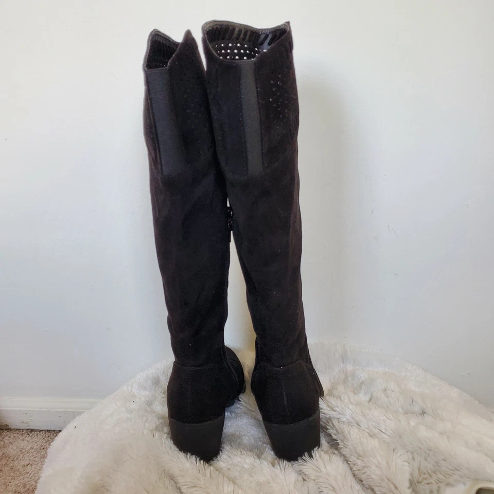 David Aaron 及膝人造麂皮绒穿孔靴 7.5 — 第 4/4 张图片