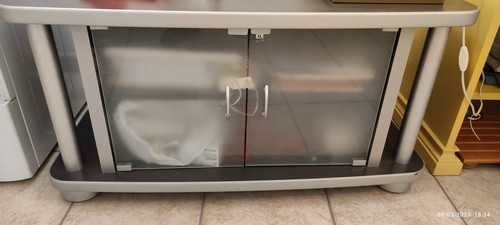 Carrello porta TV con ruote e sportelli anteriori stile moderno. - Foto 5 di 6