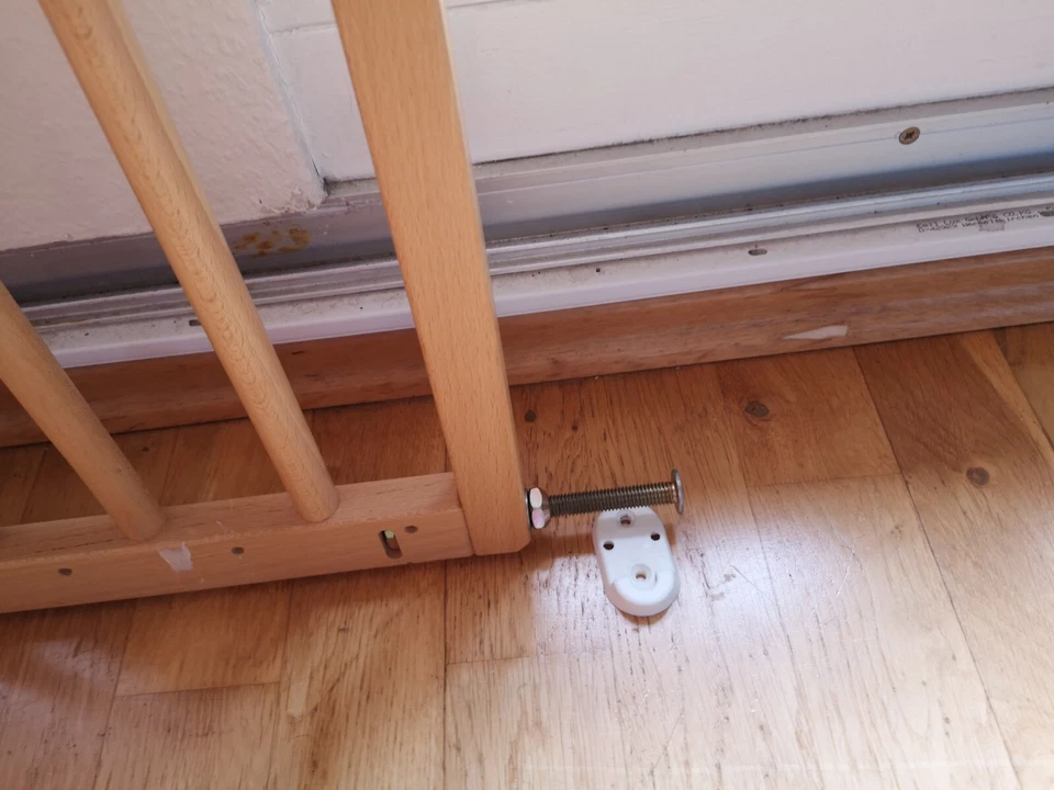 Treppenschutzgitter von Ikea, Längenverstellbar 64 cm bis 106 cm, Wandmontage - Bild 3 von 4