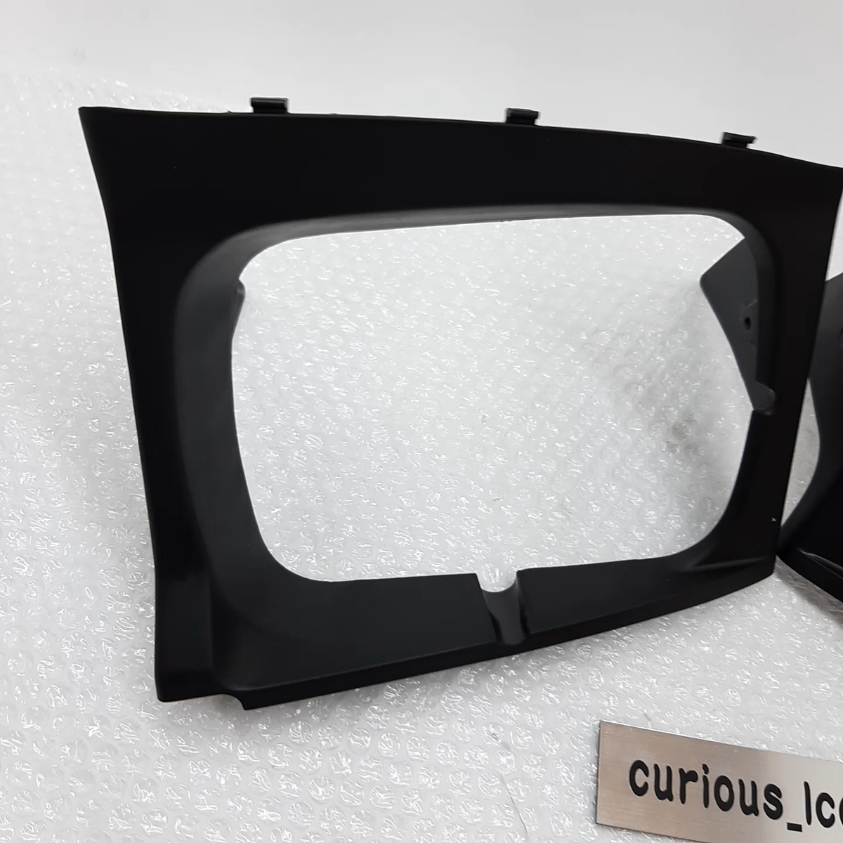 【9453 MZ Wallace Crosby Lock Shoulder – The Shop at Equinox