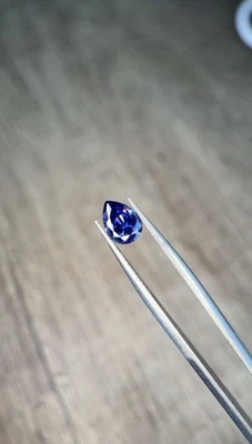Edelstein Saphir 1.70ct vivid blau aus Sri Lanka VS Qualität  - Bild 1 von 3
