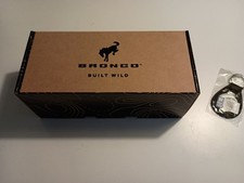 Greenlight 2021 Ford Bronco Family 3 Bronco Set with Key Ring NIB 1:64
