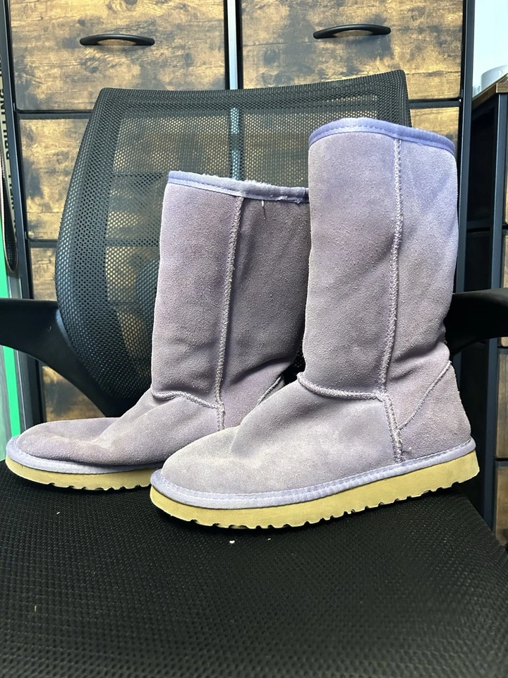 Botas curtas femininas clássicas roxas UGG Australia 10 - Imagem 3 de 4