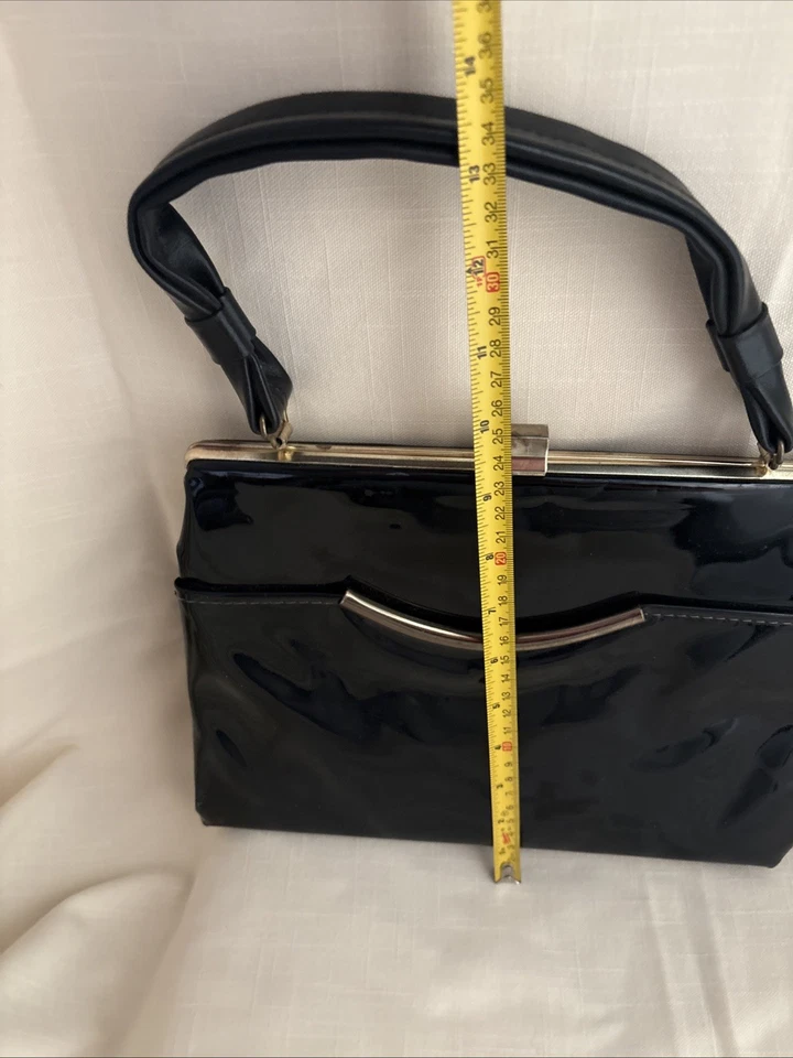 Cartera vintage de charol negro Foto 3 de 4