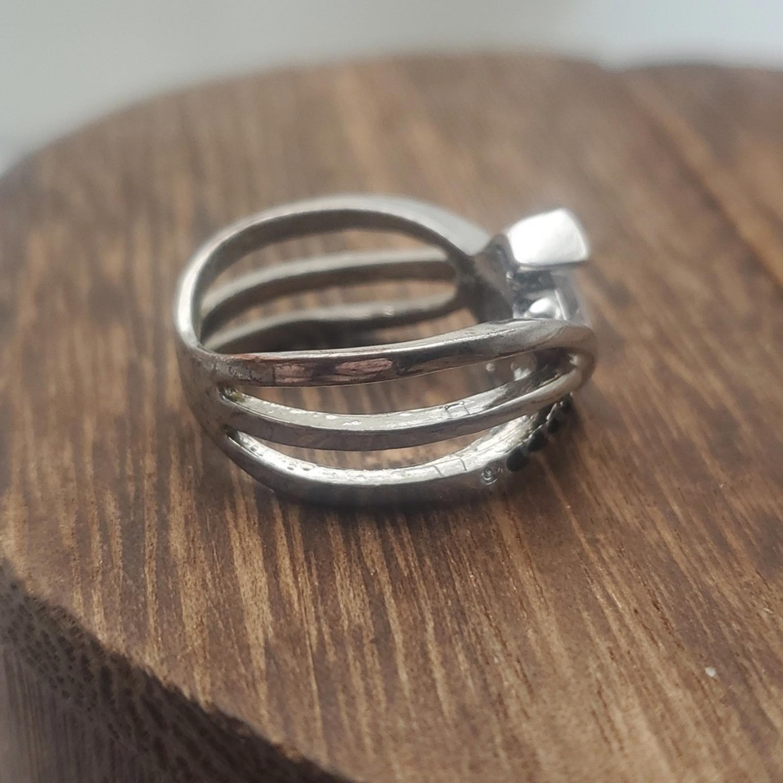 Silver missing one tiny stone hugging clawfoot ri… - image 3