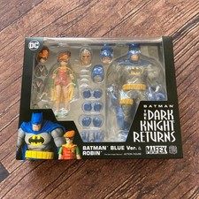 Medicom Mafex Batman Blue Ver & Robin No139 Action Figure Collectible