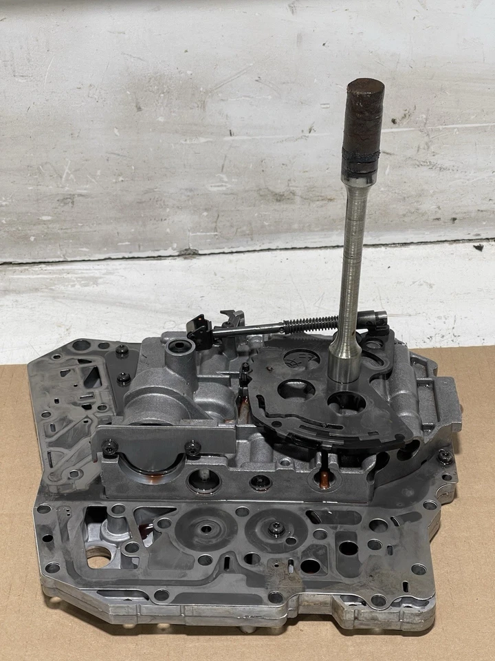 42RLE 4.0 Jeep TJ Wrangler 03-06 bloqueo de cuerpo de válvula sin solenoide OEM CC Foto 2 de 4