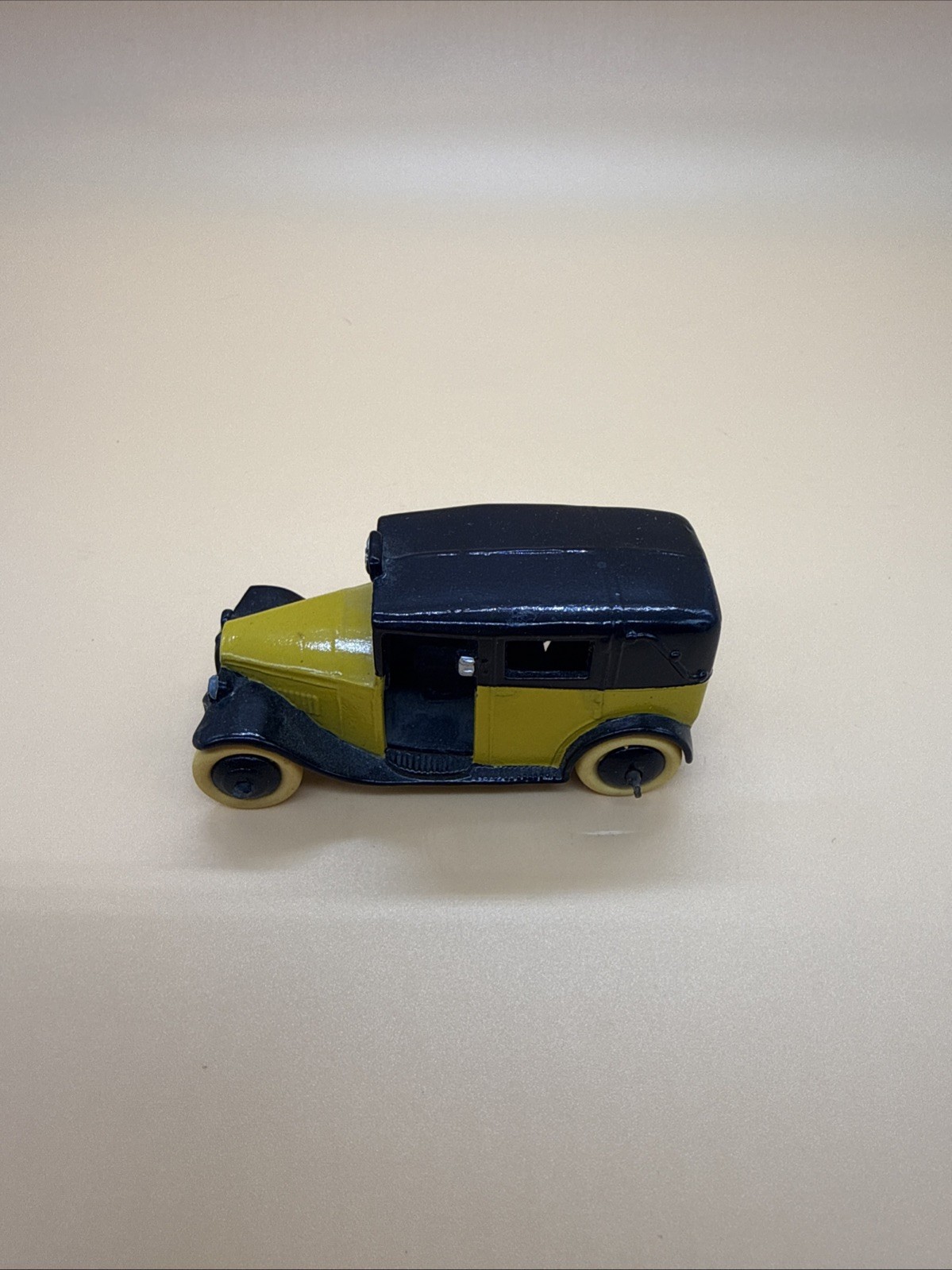 70s ENGLAND製　Dinky TOYS AUSTIN TAXI Vintage Dinky Toys 284 London Taxi Austin FX4 Black Cab Car In