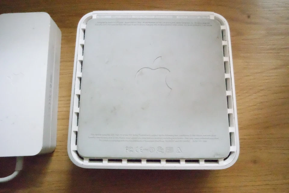 Apple Mac Mini G4 1.42Ghz 1Gb Ram M9687LL A1103 EMC 2026 Jan 2005 - Image 4 of 4