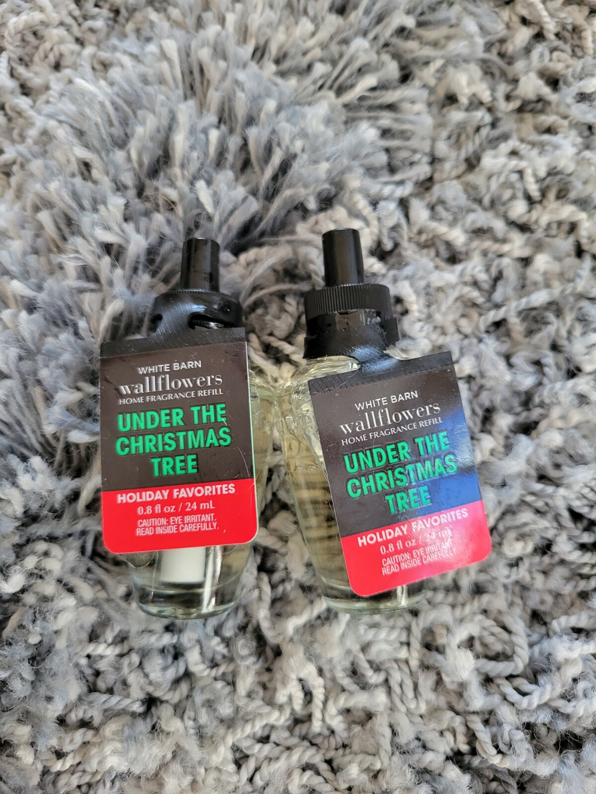 Bath & Body Works Under The Christmas Tree Wallflower Refill 2-Pack-image