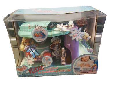 Bratz Kidz Super Secret Ice Cream Making Snow Lodge Playset 2007 New