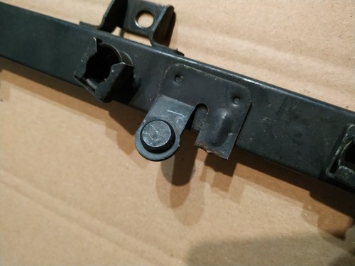BMW E34 525i 520i E36 325i 320i M50 Injection Tube Fuel Rail Pressure Regulator - Picture 3 of 7