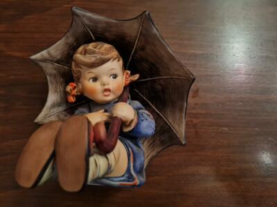 Goebel Göbel Hummel Figur mädchen mit Schirm 152/0 B b 1957 Keramik