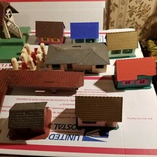 Vintage Train Building Lot Of Plastic And Metal