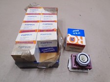 10 Lot NEW Siemens-Allis P30PBO5 Pushbutton Operator Less Cap 5 Block Holder