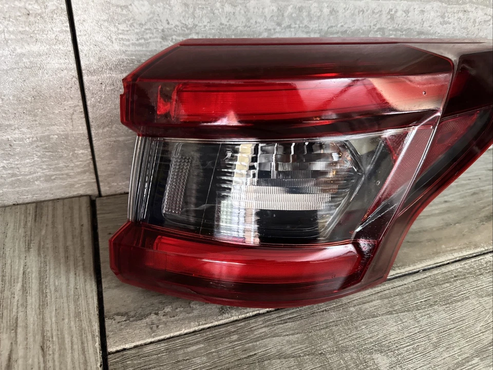 ⚠️ 2020 2021 2022 NISSAN ROGUE SPORT PASSENGER/RIGHT REAR BRAKE TAIL LIGHT OEM - Image 2 of 4