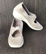 Arcopedico Beige Siena Slip On Shoes Size 38 8 US 