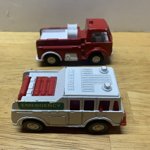 9 Vintage Tootsie Toy Lot Jeep CJ7 Trailer Beetle Bug VW Fire Trucks Wild Wagon - Picture 10 of 21