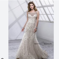 Maggie Sottero Santa Beaded Plunge Rhinestone Beaded Wedding Dress Size S | 4-6