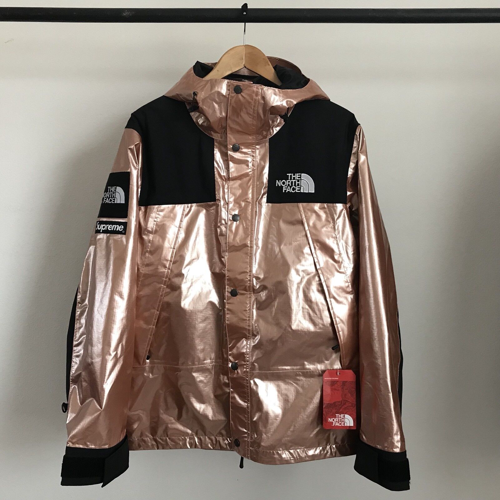 supreme × the north face  ローズゴールドマウンテンパーカー