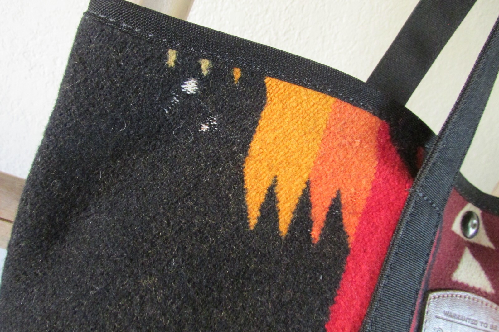 VINTAGE PENDLETON BLACK CANVAS MULTI NATIVE WOOLE… - image 9