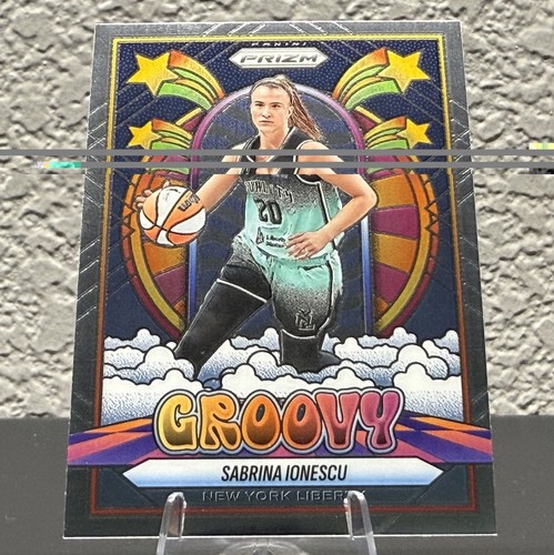 2025 Panini Prizm WNBA Sabrina Ionescu Groovy Insert #9