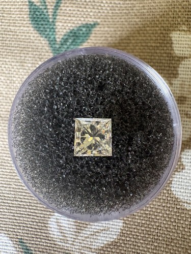 lab grown diamond princess cut 1.05