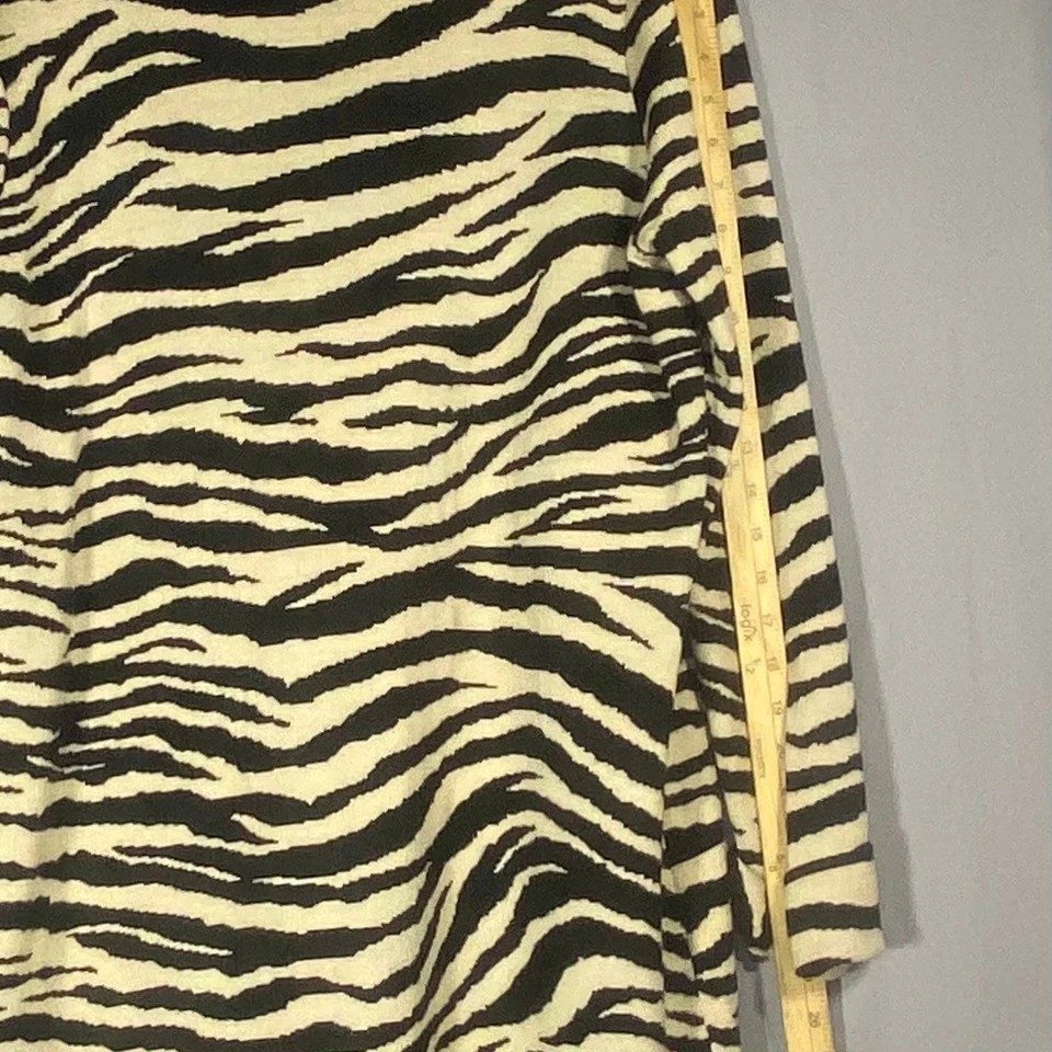 Cárdigan Kasper para mujer talla grande 1X estampado de cebra frente abierto manga larga Foto 4 de 4