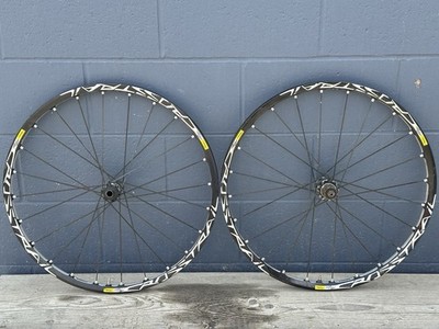 Mavic CrossTrail Disc 26in Wheelset UST Tubeless 100x15 135mm QR MTB Wheelset
