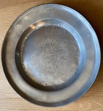 Zinnteller Schale  1730. Motiv: Maryja mit Jesuskind. HG KW Durchmesser: 31 cm.