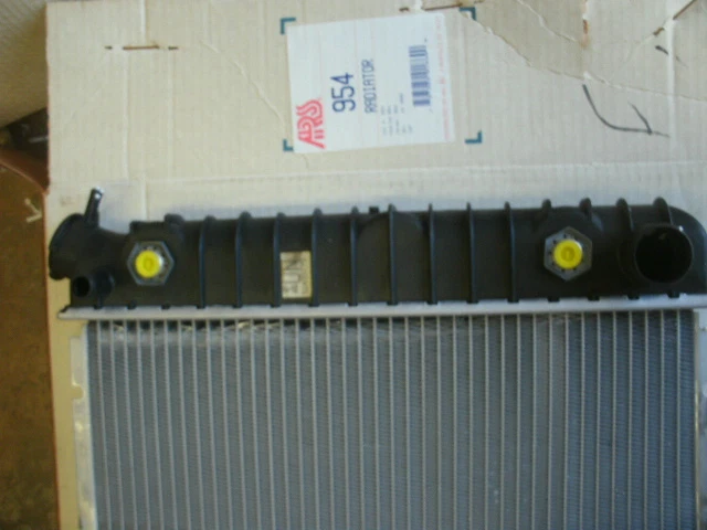 NEW VINTAGE 1985 1991 GM VAN 10 20 30 SERIES 4.3L V8 ALUMINUM RADIATOR - Image 2 of 4