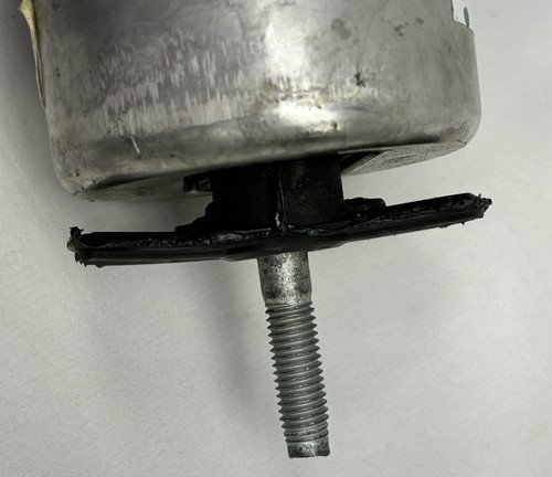 GM GENUINE OEM 25857750 Transmission Mount for 07-08 GMC Acadia & Saturn Outlook - Picture 7 of 10