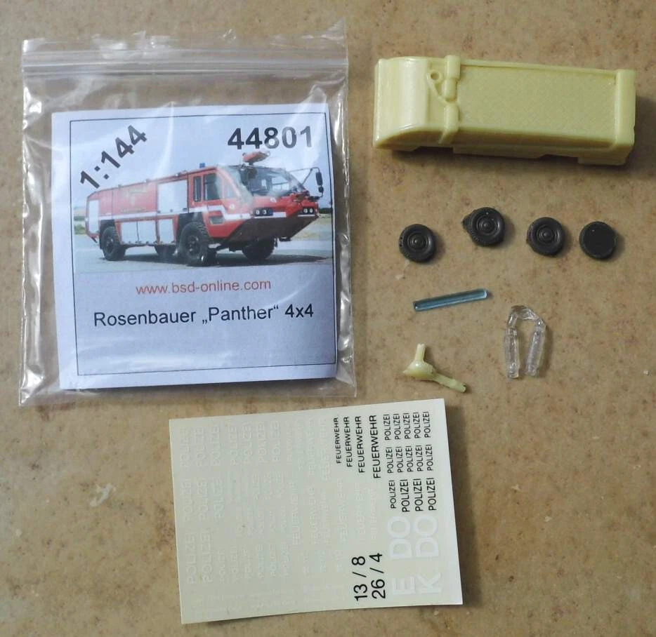 Flughafen-Feuerwehr:  Rosenbauer Panther 4x4 -Flughafenbetrieb - 1:144 bs-design