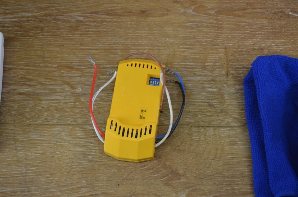 HAMPTON BAY Wireless Ceiling Fan / Light Control FAN-18 & Remote FAN-HD - Tested - Image 4 of 4