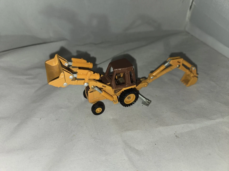 Vtg ERTL Case 580E Loader Backhoe, 1/64 Scale, Construction Collectible - Image 2 of 3