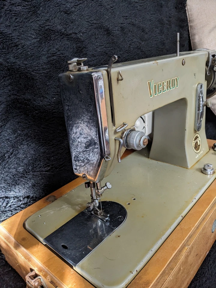 Universal Viceroy Nähmaschine - Bild 4 von 4