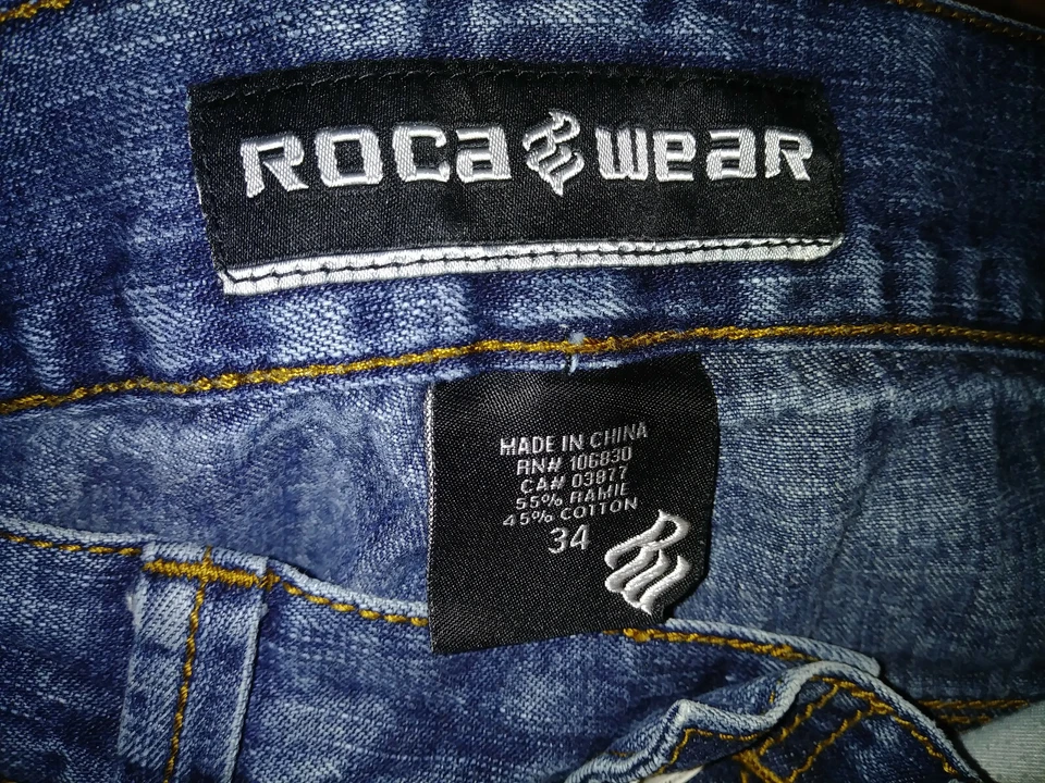 Size 34 Womens Denim Cropped pants Roca Wear embroidered on back 27 inch inseam - Image 4 of 4