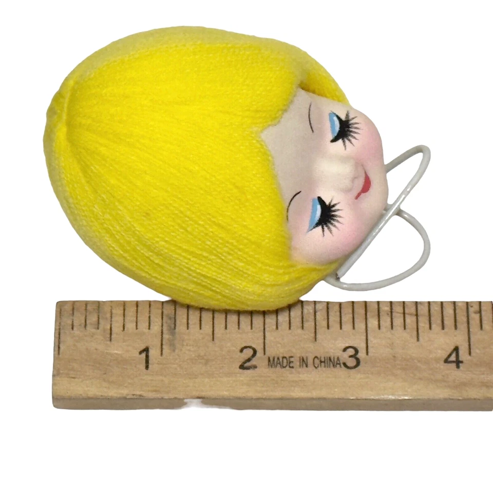 Cabeza de muñeca de tela de ojos cerrados vintage estilo Bradley hilo rubio pelo Corea  Foto 3 de 4