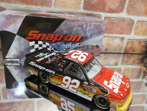 2004 Kevin Harvick Snap-On #92 Truck 1/24 Action NASCAR Diecast - Picture 12 of 20