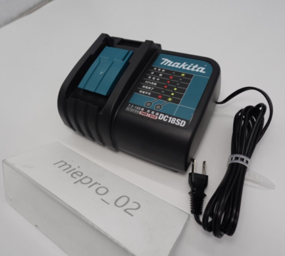 Makita スティッククリーナー本体 LXT DC18SD 18v Makita DC18SD 7.2V - 18V LXT Lithium Ion / Ni-MH Battery Charger